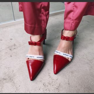 アメリヴィンテージ(Ameri VINTAGE)のAMERI LOGO BELT POINTED PUMPS(ハイヒール/パンプス)