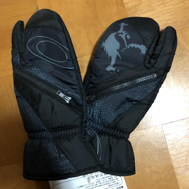 Oakley(オークリー)のOakley Skull Mit 2.0 オークリー スカル ミトン ブラック スポーツ/アウトドアのゴルフ(その他)の商品写真