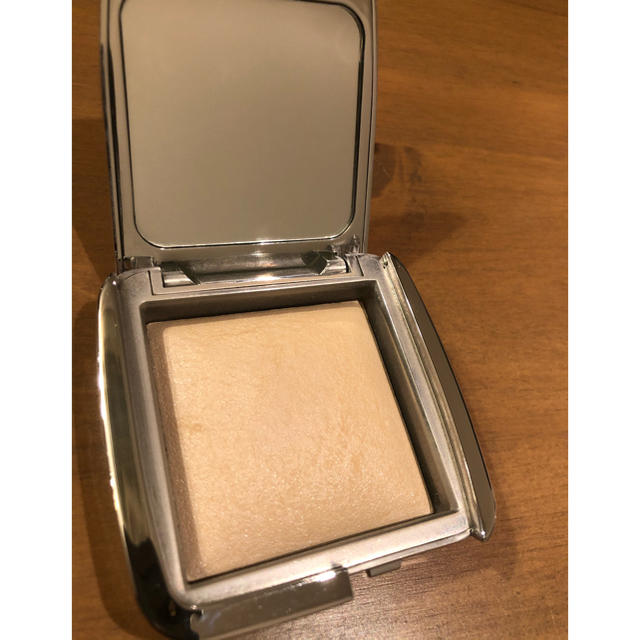 Sephora(セフォラ)のsmell様専用　　HOURGLASS    コスメ/美容のベースメイク/化粧品(フェイスパウダー)の商品写真