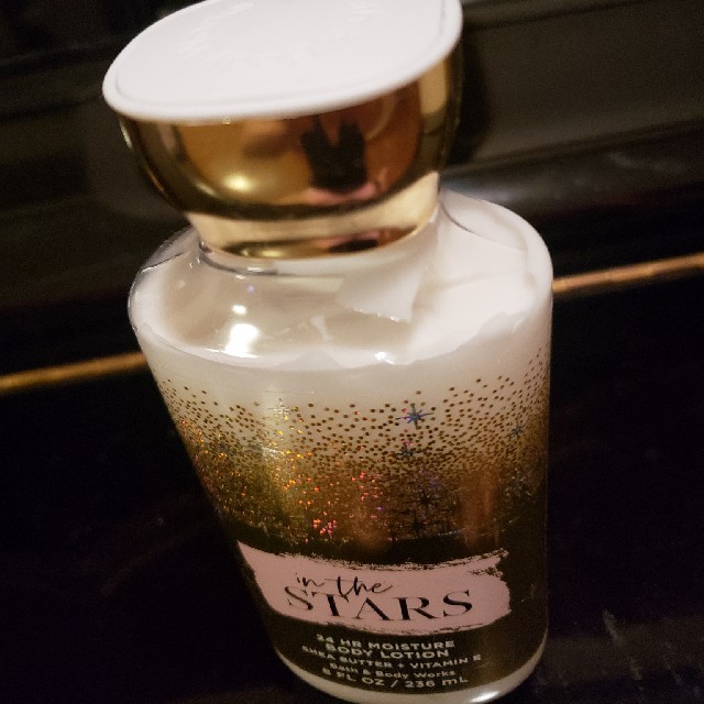 Bath & Body Works(バスアンドボディーワークス)のbath&body works in the STARS インザスターズクリーム コスメ/美容のボディケア(ボディクリーム)の商品写真