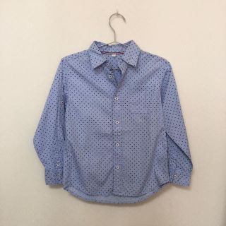 ユニクロ(UNIQLO)の1回着用★美品★トップバリュー★水色の水玉シャツ　（130）　綿100％(Tシャツ/カットソー)