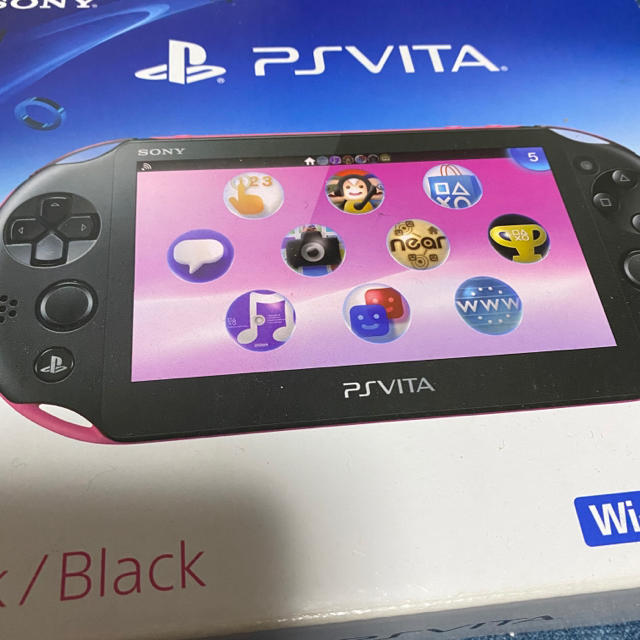 PlayStation Vita(プレイステーションヴィータ)の⭐️貴重⭐️PSvita  ピンク  エンタメ/ホビーのゲームソフト/ゲーム機本体(携帯用ゲーム機本体)の商品写真