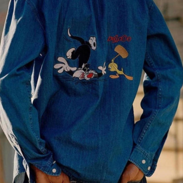 Supreme(シュプリーム)のpalace tweety デニムシャツ　トゥイーティー　パレス メンズのトップス(シャツ)の商品写真