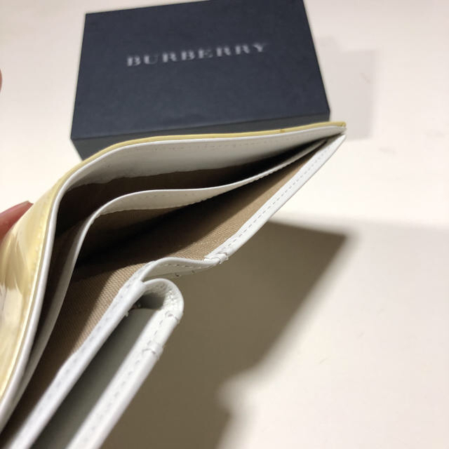 BURBERRY(バーバリー)のBURBERRY バーバリー　折り財布 レディースのファッション小物(財布)の商品写真