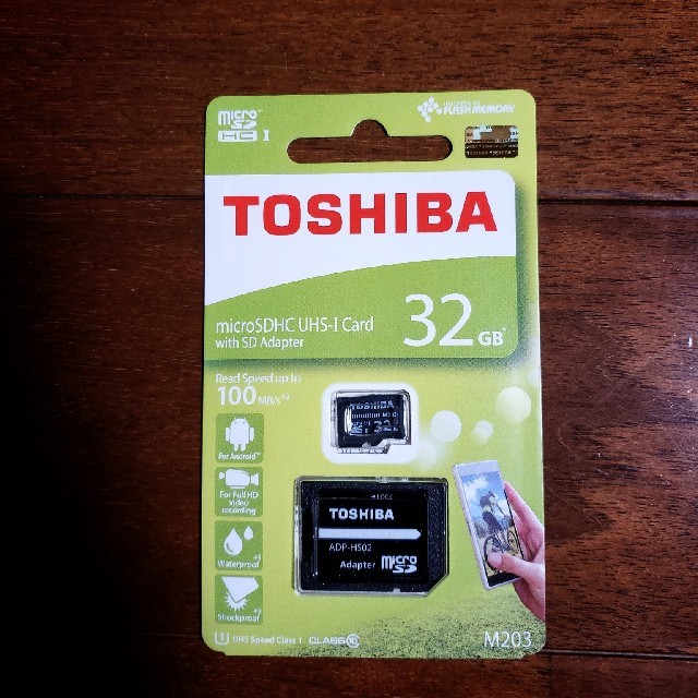 東芝(トウシバ)の★アダプタ付き★マイクロSDカード★東芝★microSD 32GB★ スマホ/家電/カメラのスマートフォン/携帯電話(その他)の商品写真