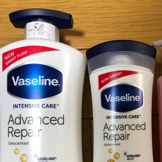 Vaseline(ヴァセリン)のアドバンスドリペアボディローション 2本セット 今月限定値下げ！ コスメ/美容のボディケア(ボディローション/ミルク)の商品写真