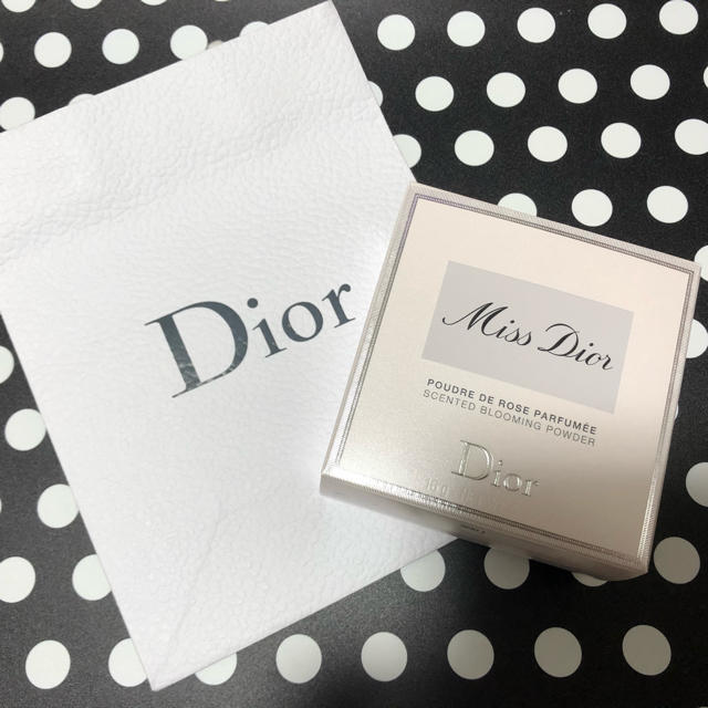 Christian Dior(クリスチャンディオール)のミスディオール ブルーミング ボディパウダー (限定品) 新品 コスメ/美容のボディケア(ボディパウダー)の商品写真