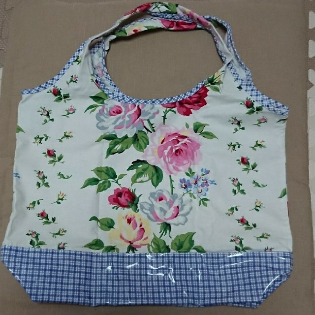 LAURA ASHLEY(ローラアシュレイ)のしまうま様  LAURA ASHLEY ポーチ付きエコバッグ レディースのバッグ(エコバッグ)の商品写真