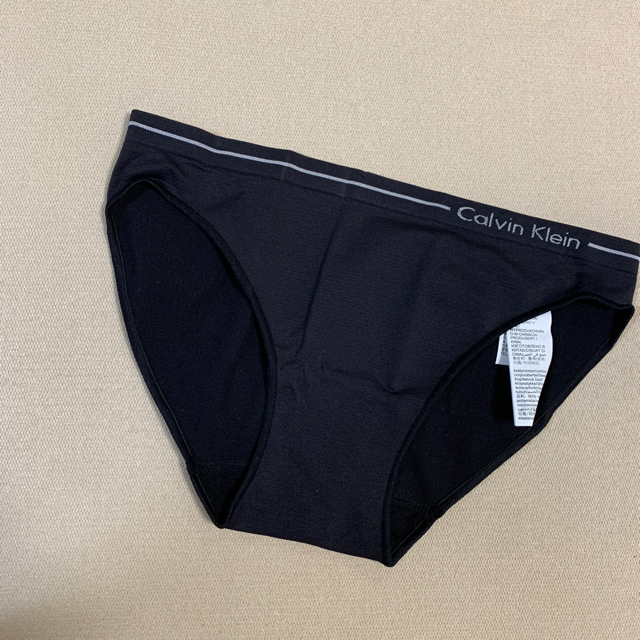 Calvin Klein(カルバンクライン)のカルバンクライン　シームレスビキニ4枚セット　ショーツ レディースの下着/アンダーウェア(ショーツ)の商品写真