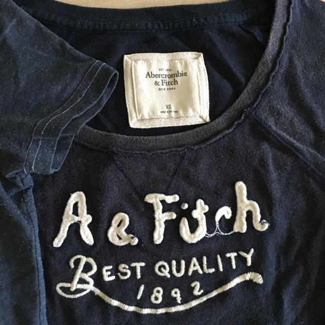 Abercrombie&Fitch(アバクロンビーアンドフィッチ)のアバクロ ２枚  中古 長袖Tと半袖T レディースのトップス(Tシャツ(長袖/七分))の商品写真