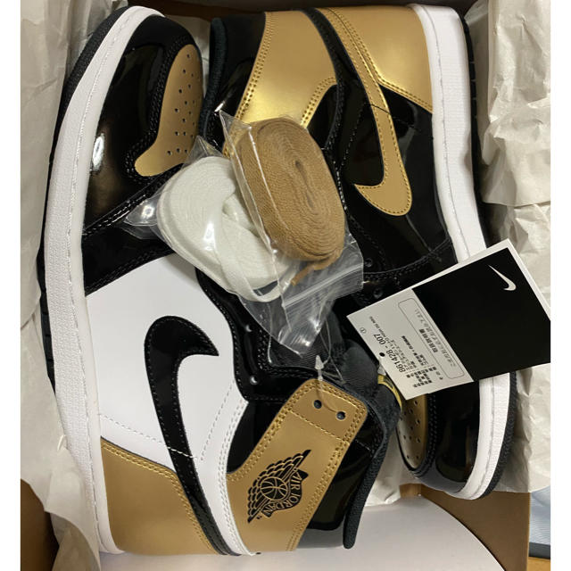 NIKE(ナイキ)のNIKE AIR JORDAN 1 ナイキ エア ジョーダン つま 黒金 メンズの靴/シューズ(スニーカー)の商品写真