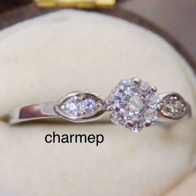 即購入OK【CR244】フラワーデザインのczダイヤモンドリング指輪 レディースのアクセサリー(リング(指輪))の商品写真