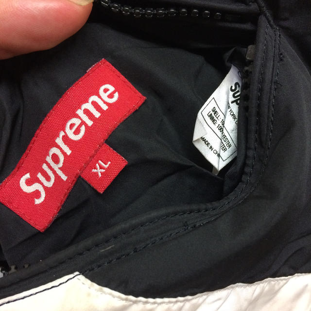 Supreme(シュプリーム)のsupreme リバーシブル ダウン  全体的使用感有り メンズのジャケット/アウター(ダウンジャケット)の商品写真