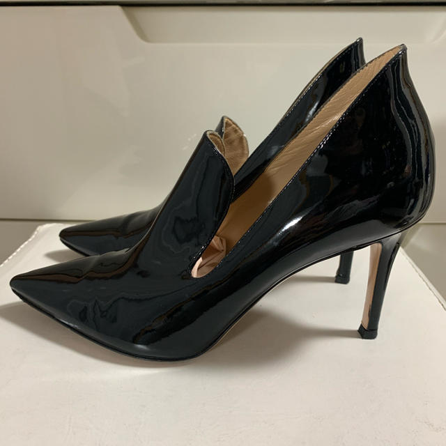 Gianvito Rossi(ジャンヴィットロッシ)のうさぎ様専用ページです♡ジャンヴィットロッシ　ブラックパテント　パンプス レディースの靴/シューズ(ハイヒール/パンプス)の商品写真