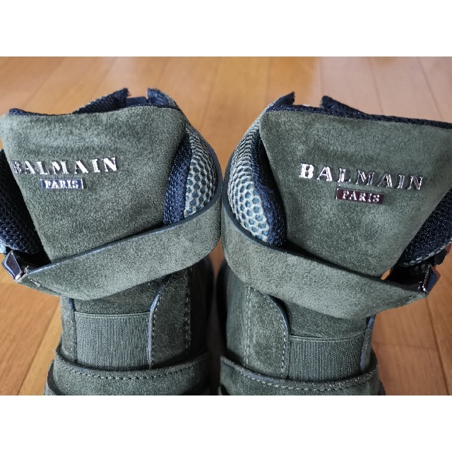 BALMAIN(バルマン)のバルマン　新品　メンズ　スニーカー(モスグリーン) メンズの靴/シューズ(スニーカー)の商品写真