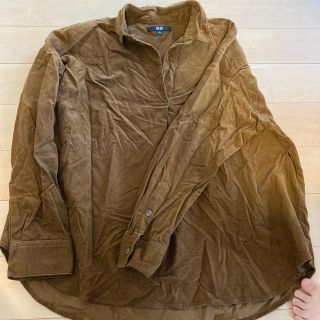 ユニクロ(UNIQLO)のUNIQLO コーデュロイ　スキッパーシャツ　茶色　M(シャツ/ブラウス(長袖/七分))