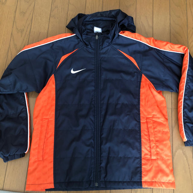 NIKE(ナイキ)のナイキ中綿ジャンパー キッズ/ベビー/マタニティのキッズ服男の子用(90cm~)(ジャケット/上着)の商品写真