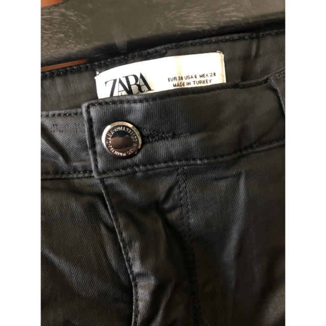 ZARA(ザラ)のZARA   パンツ/ブラック レディースのパンツ(スキニーパンツ)の商品写真