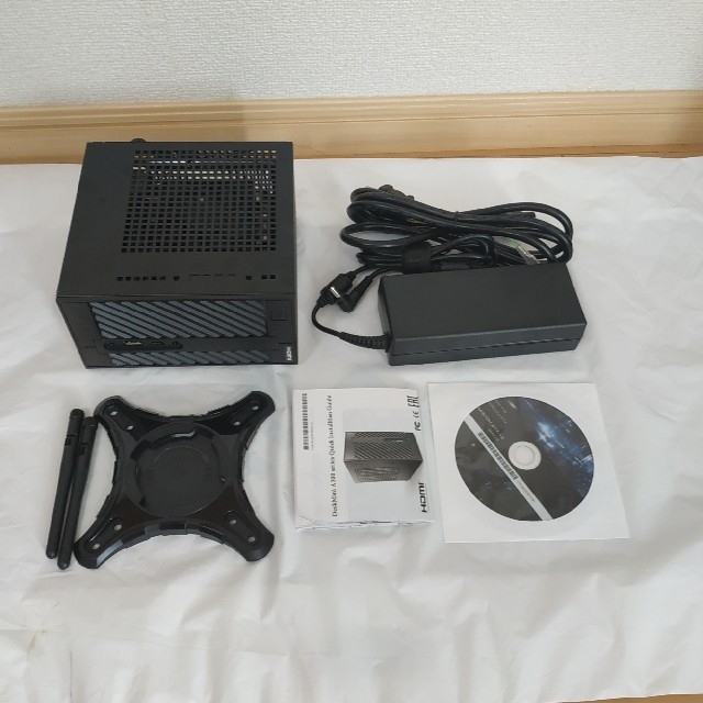 小型デスクトップPC DeskMini A300 - デスクトップ型PC
