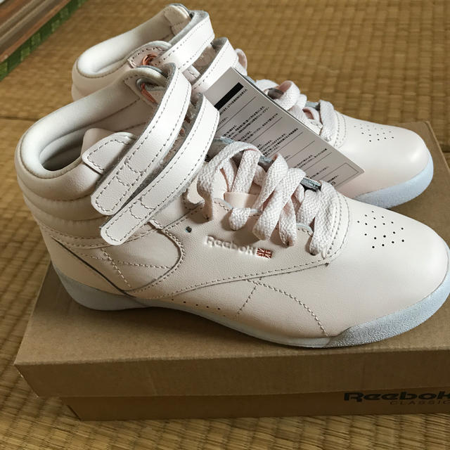 Reebok(リーボック)のリーボック　ハイカットスニーカー  キッズ/ベビー/マタニティのキッズ靴/シューズ(15cm~)(スニーカー)の商品写真