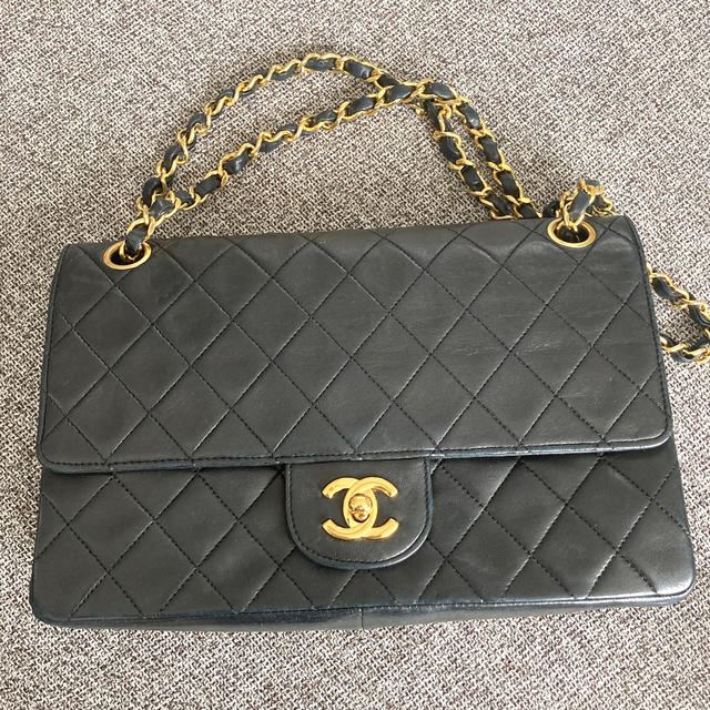 CHANEL マトラッセ　ダブルフラップチェーンバックショルダーバッグ