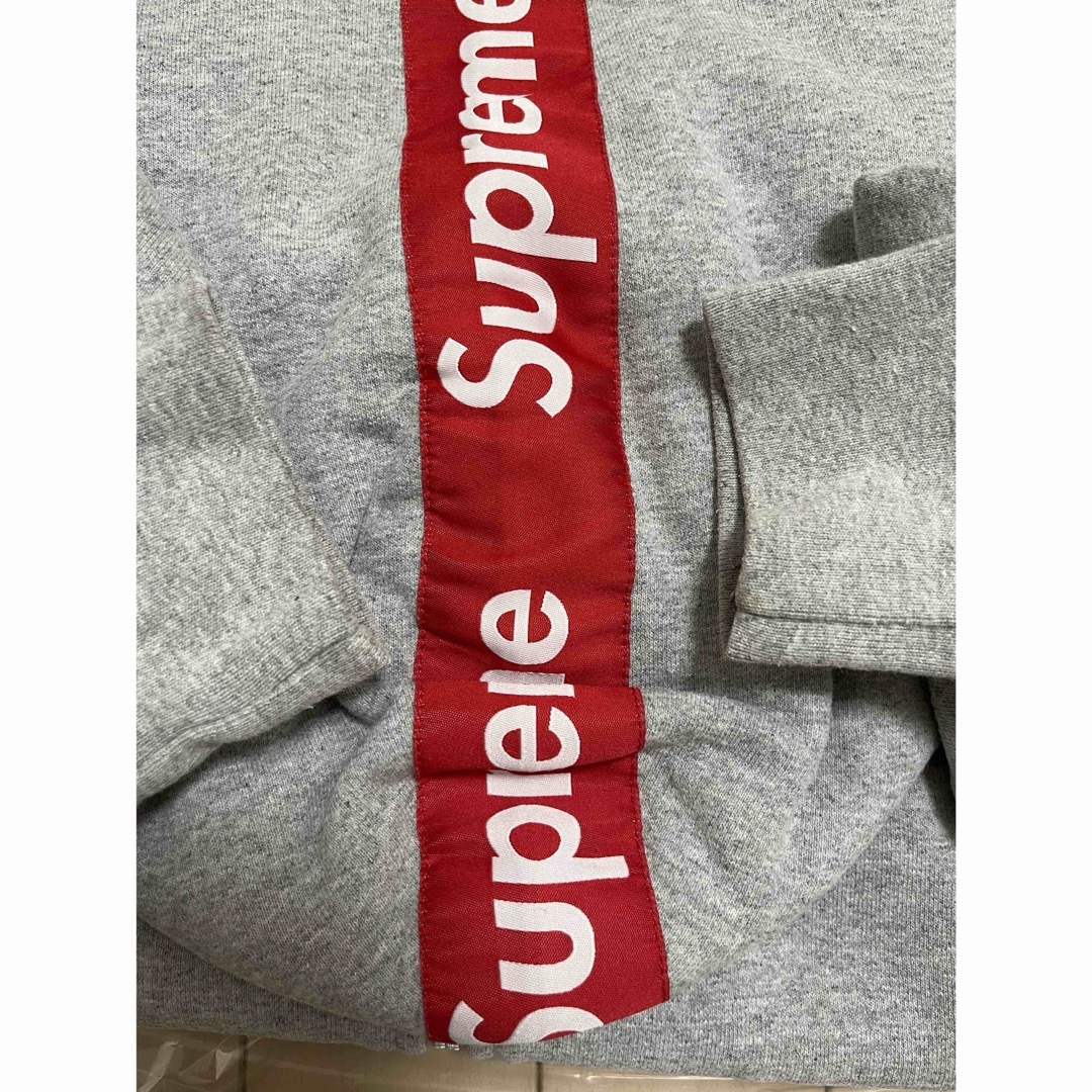 Supreme(シュプリーム)のSupreme Tape Logo Zip Up メンズのトップス(パーカー)の商品写真