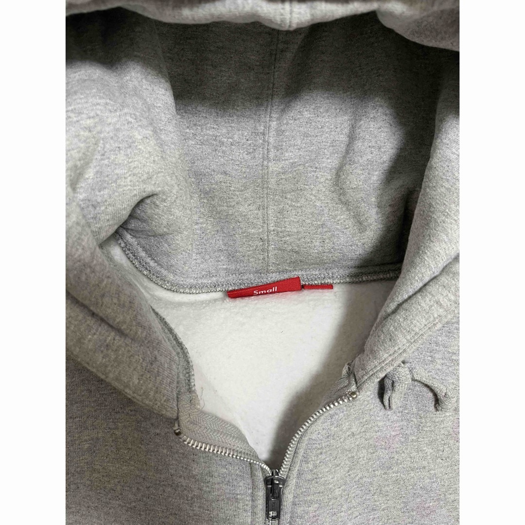 Supreme(シュプリーム)のSupreme Tape Logo Zip Up メンズのトップス(パーカー)の商品写真