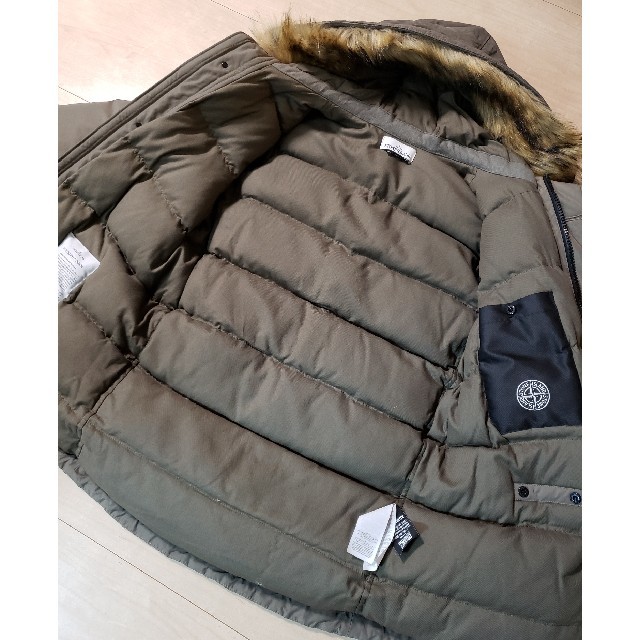 STONE ISLAND(ストーンアイランド)の定価162,800円 新品同様ストーンアイランド MICRO REPS DOWN メンズのジャケット/アウター(ダウンジャケット)の商品写真