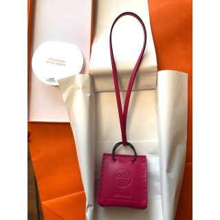 エルメス(Hermes)のみやび様ご専用　新品未使用　サックオランジュ　ローズメキシコ　プレゼントにも(チャーム)