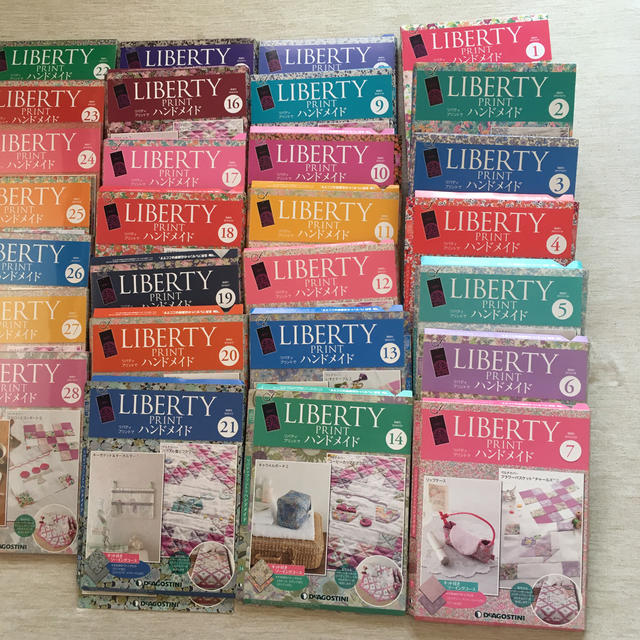 ディアゴスティーニ　LIBERTY PRINT リバティプリントでハンドメイド