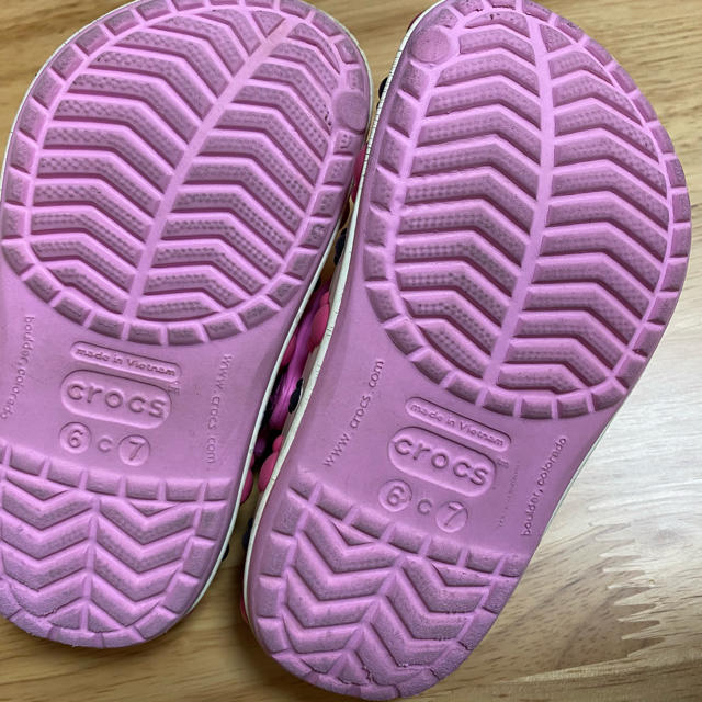 crocs(クロックス)のcrocsクロックス ミッキー クロックバンド 14cm ピンク キッズ/ベビー/マタニティのキッズ靴/シューズ(15cm~)(サンダル)の商品写真