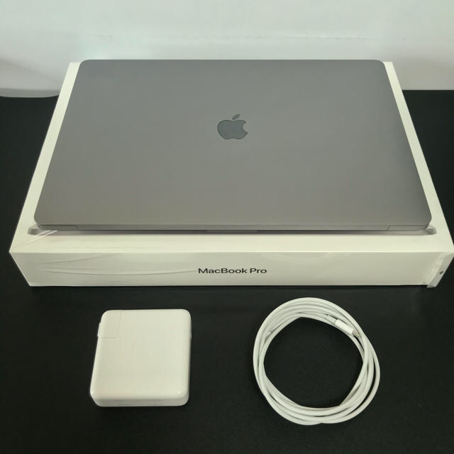 Apple(アップル)のMacbook Pro 16 2019 MVVJ2J/A Apple スマホ/家電/カメラのPC/タブレット(ノートPC)の商品写真