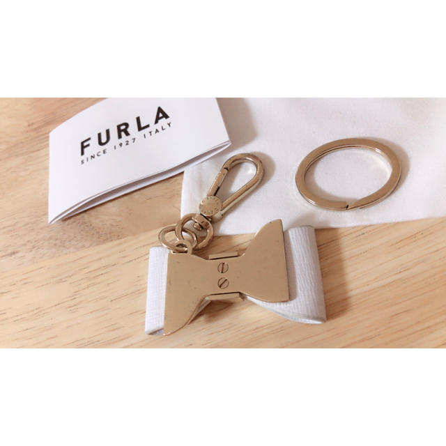 最終値下げ【新品未使用】フルラ　FURLA  リボンチャーム　リングキーホルダー