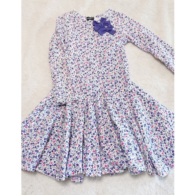 BeBe(ベベ)のBeBe ベベ ワンピース お花 キッズ/ベビー/マタニティのキッズ服女の子用(90cm~)(ワンピース)の商品写真