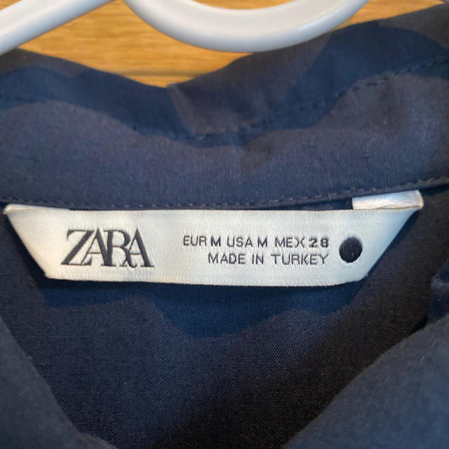 ZARA(ザラ)のザラ☆バックプリーツシャツ レディースのトップス(シャツ/ブラウス(長袖/七分))の商品写真