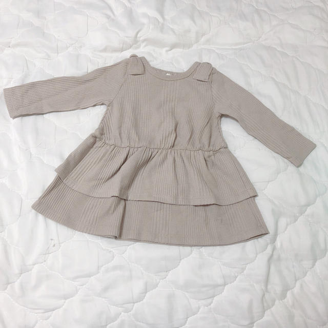 【mamaraku】フリルトップス ママラク 80サイズ キッズ/ベビー/マタニティのベビー服(~85cm)(シャツ/カットソー)の商品写真