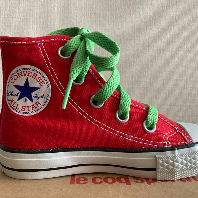 CONVERSE(コンバース)のCONVERSE 赤　子供靴　15cm  キッズ/ベビー/マタニティのキッズ靴/シューズ(15cm~)(スニーカー)の商品写真