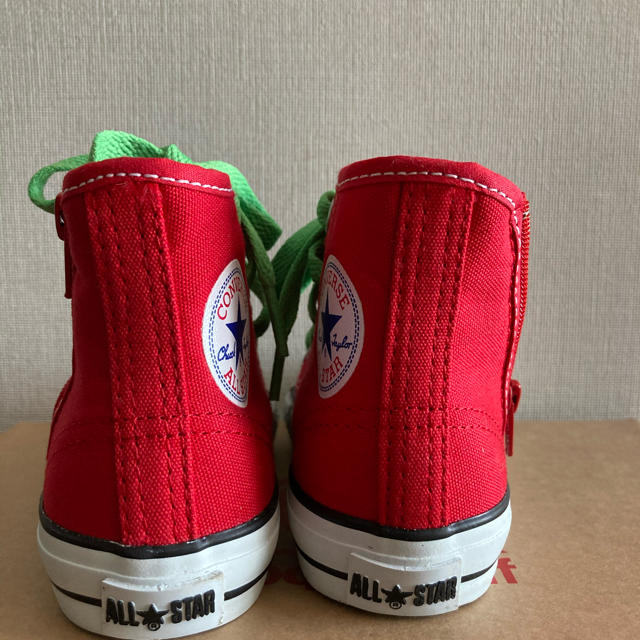 CONVERSE(コンバース)のCONVERSE 赤　子供靴　15cm  キッズ/ベビー/マタニティのキッズ靴/シューズ(15cm~)(スニーカー)の商品写真
