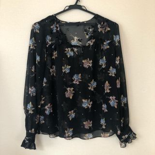 ザラ(ZARA)のZARA トップス　花柄　ブラウス(シャツ/ブラウス(長袖/七分))