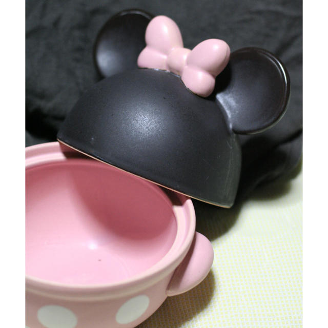 Disney(ディズニー)のおトク！新品 disney ミニーちゃん 1人用 土鍋 一人鍋 食器 インテリア/住まい/日用品のキッチン/食器(鍋/フライパン)の商品写真