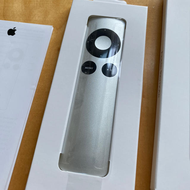 Apple(アップル)のapple remote 開封確認のみ スマホ/家電/カメラのテレビ/映像機器(その他)の商品写真