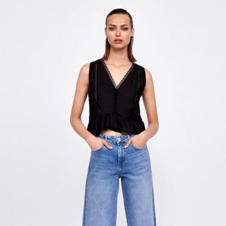 ザラ(ZARA)のZARA ペプラムリネンレース付きトップス(カットソー(半袖/袖なし))