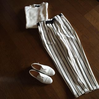 ザラ(ZARA)のZARA ストライプ 折り返しタックPT(クロップドパンツ)