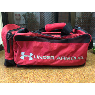 アンダーアーマー(UNDER ARMOUR)のUNDER ARMOUR ボストンバッグ　ナイロン　レッド(ボストンバッグ)