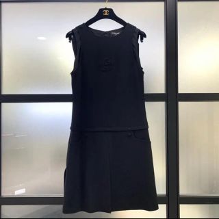 シャネル(CHANEL)の美品　シャネル　カメリア　ワンピース　黒(ひざ丈ワンピース)