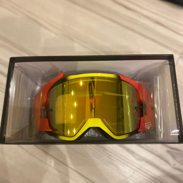 Supreme(シュプリーム)のSupreme Honda Fox Racing V1 Helmet 19AW 自動車/バイクのバイク(ヘルメット/シールド)の商品写真