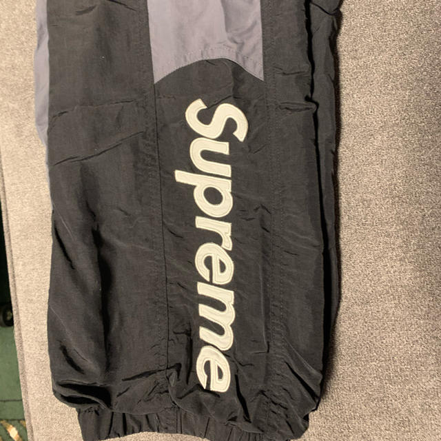 Supreme(シュプリーム)のシュプリーム　サイドロゴトラックパンツ　XLサイズ メンズのパンツ(その他)の商品写真