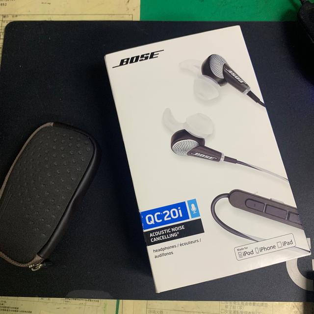 BOSE☆QC20i☆アコースティックノイズキャンセリング☆iPhoneヘッドフォン/イヤフォン