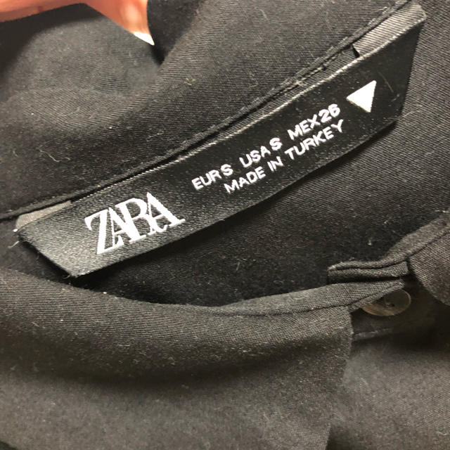ZARA(ザラ)の【ZARA】トップス プリーツ シャツ ブラック レディースのトップス(シャツ/ブラウス(長袖/七分))の商品写真