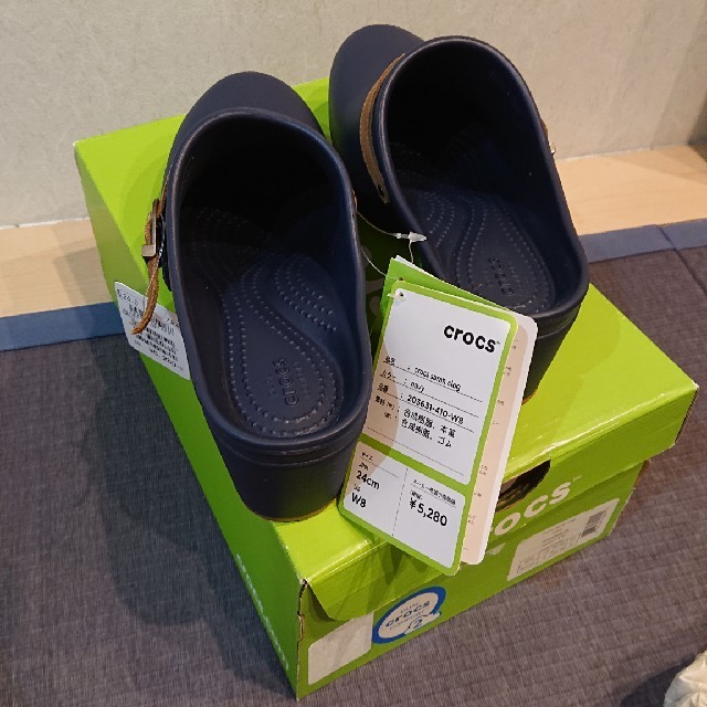 crocs(クロックス)のクロックス レディースの靴/シューズ(サンダル)の商品写真